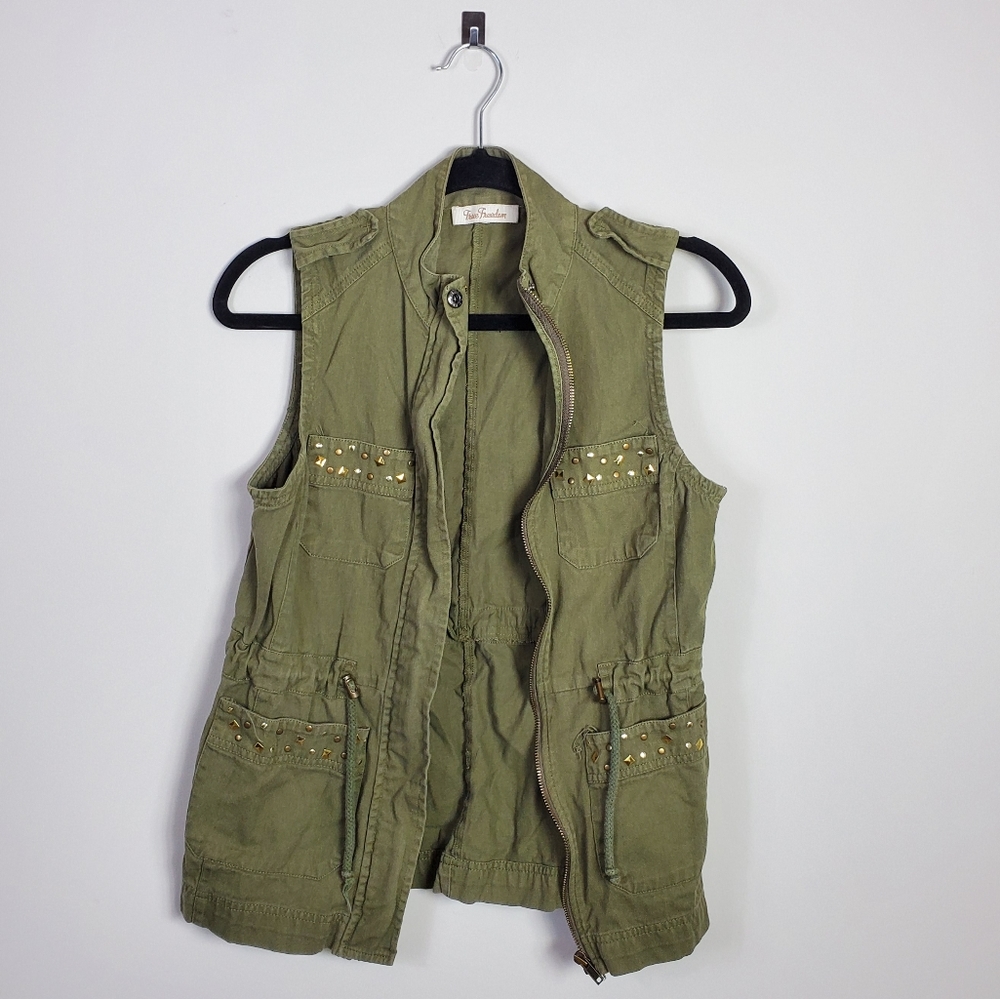 ♥️ Green Utility Studded Vest